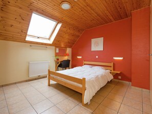 9 bedrooms, WiFi