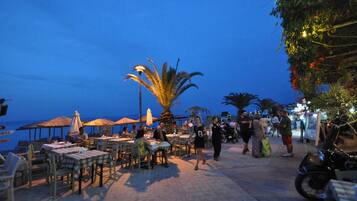 Breakfast, lunch, dinner served; Mediterranean cuisine