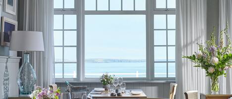 Breakfast, lunch, dinner served; local cuisine