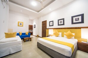 Deluxe Double Room, 1 King Bed, Non Smoking, City View | Premium bedding, in-room safe, desk, blackout drapes