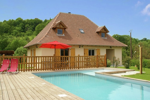 Ferienhaus in Loubressac mit Pool und Garten