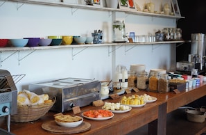 Free daily buffet breakfast