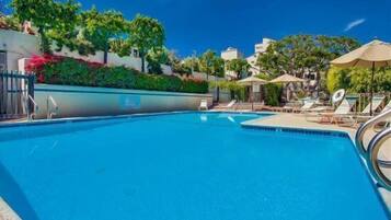 Condo, 3 quartos | Piscina
