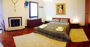 Suite, Ensuite | 3 bilik tidur, peralatan tempat tidur premium, gebar bulu kapas 