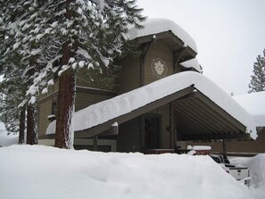Exterior - 1173 Timber Lane 4 Bedroom Home (South Lake Tahoe)
