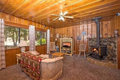 1198 Carson Avenue 1 Bedroom Cabin by RedAwning