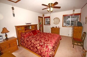 House, 3 Bedrooms | 3 bedrooms, Internet, bed sheets - 1209 Golden Bear 3 Bedroom Home by RedAwning (South Lake Tahoe)