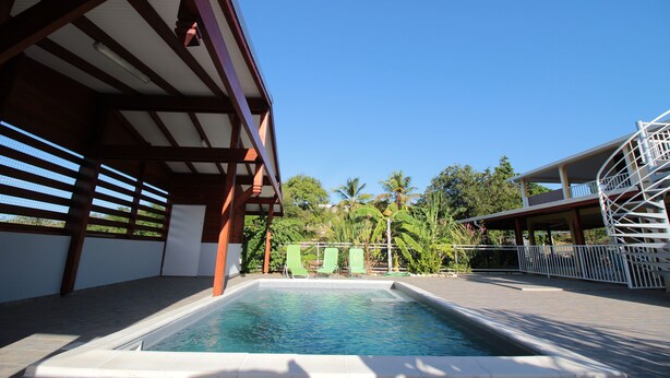 Outdoor pool - Résidence Jochryste (Saint-François)