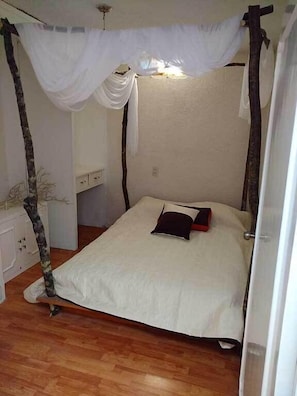 Iron/ironing board, free WiFi