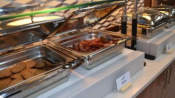 Free daily buffet breakfast