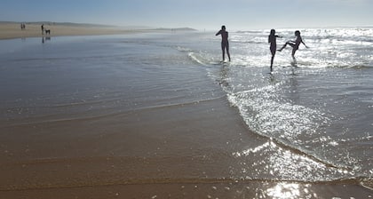 Maison de vacances spacieuse avec mare clÎturée à Assérac
