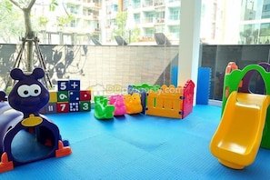 Innen-Kinderspielplatz