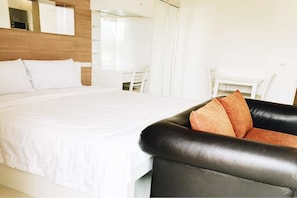 Studio, 1 King-Bett | Schreibtisch, Bettwäsche