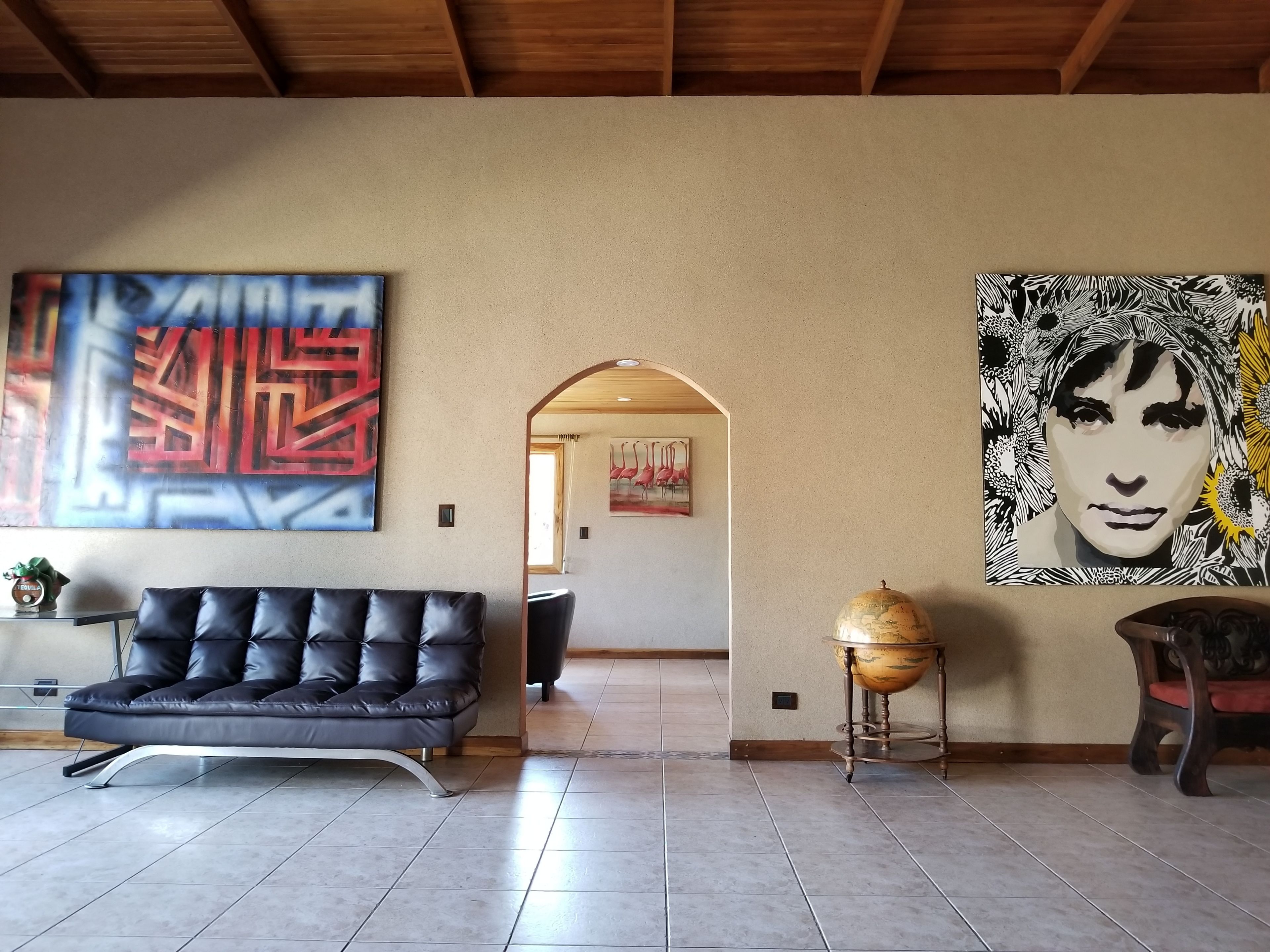 flat-screen tv, fireplace