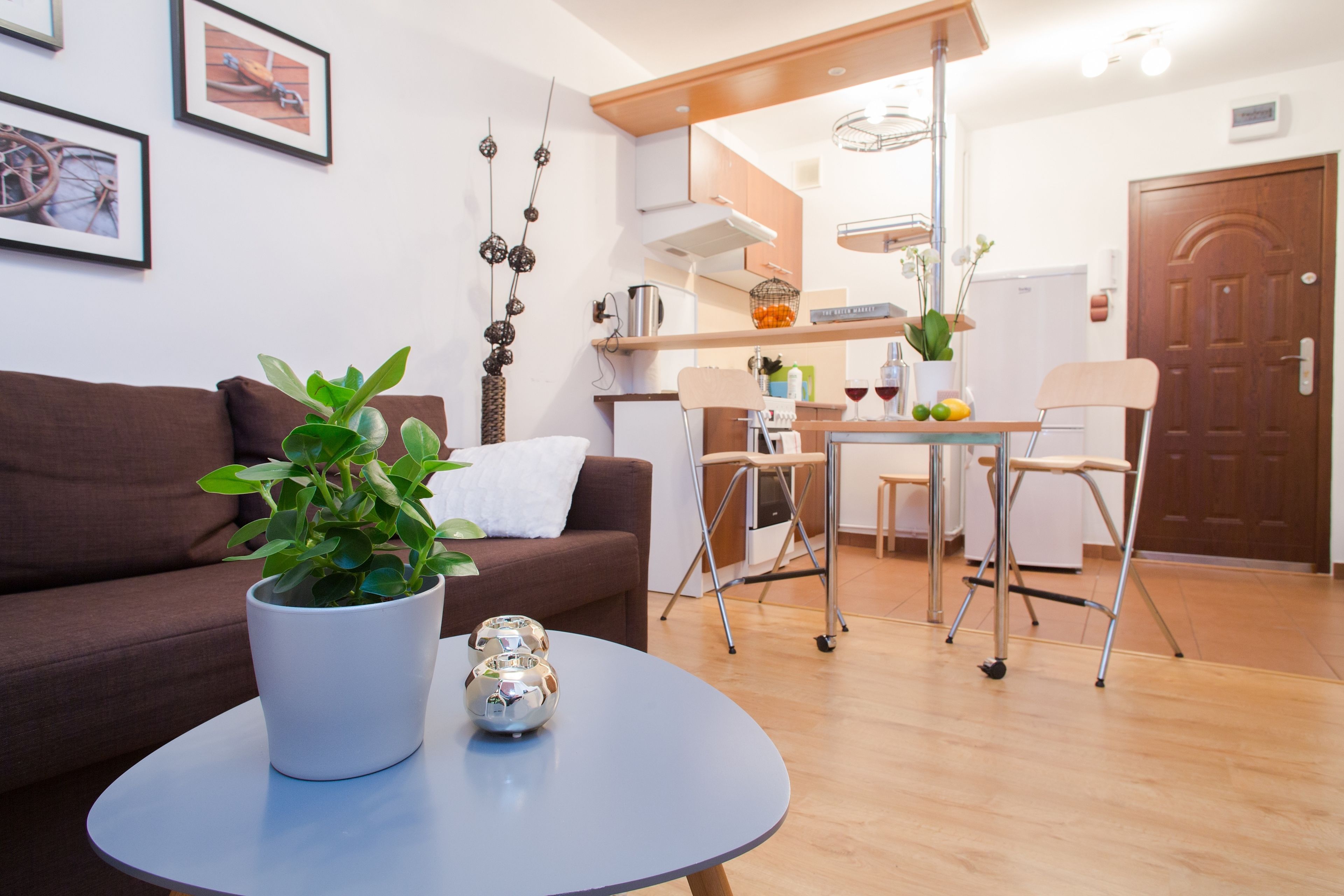 Apartment | Living area | Flat-screen TV