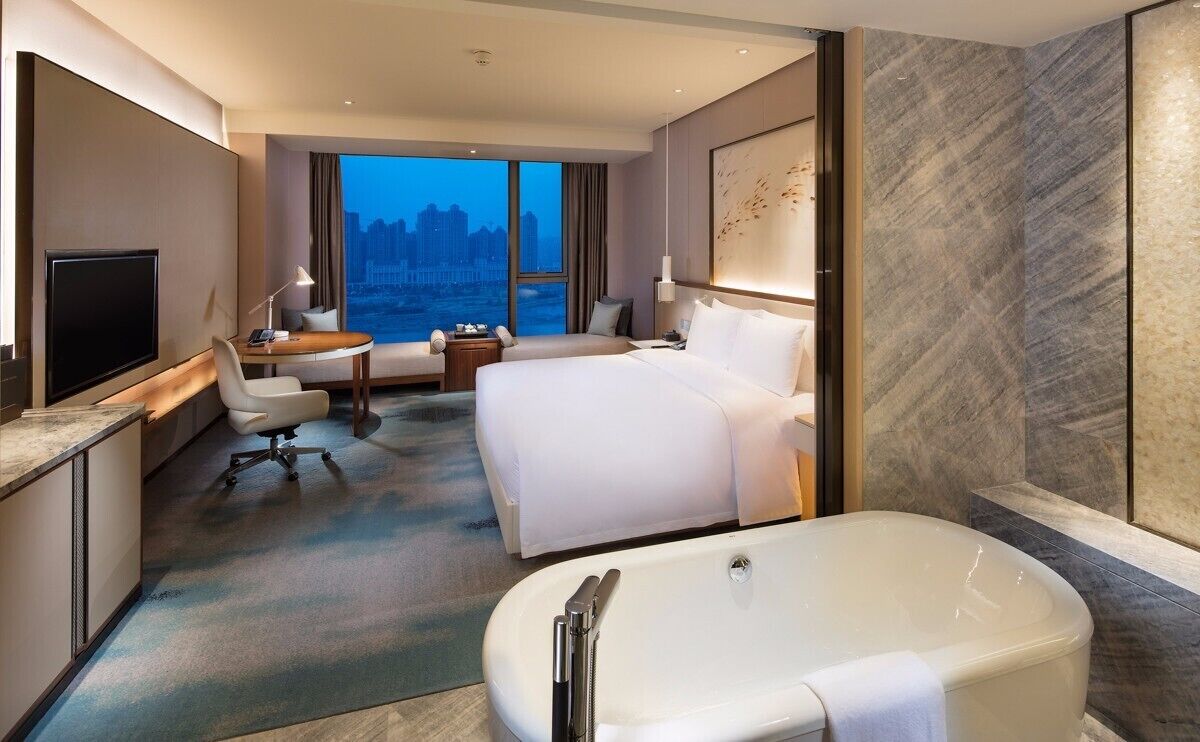 1 bedroom, premium bedding, minibar, in-room safe