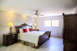 Room - Avalon - 4 Bedroom Home - Scottsdale (Scottsdale)
