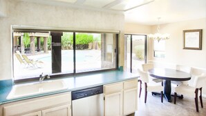 Private kitchen - Avalon - 4 Bedroom Home - Scottsdale (Scottsdale)
