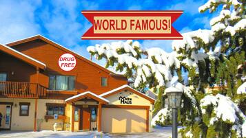 Fachada de la propiedad