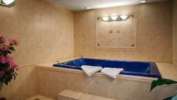 Suite, 1 Queen Bed, Hot Tub | Jetted bathtub