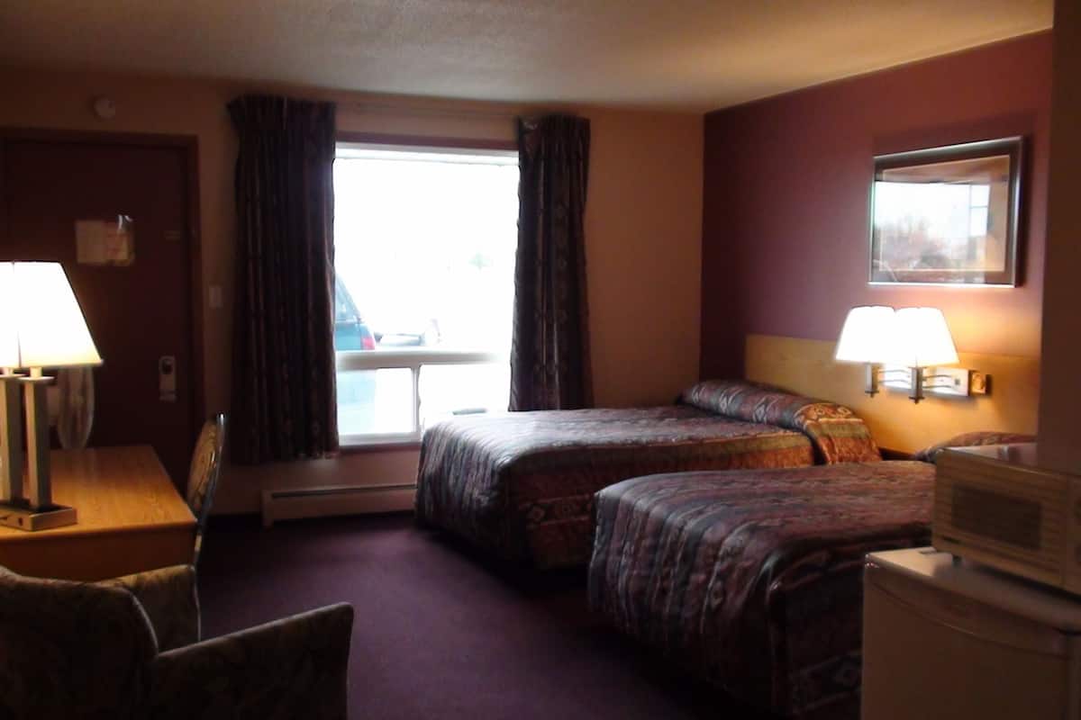 Standard Quadruple Room, 2 Double Beds, Non Smoking, Refrigerator & Microwave | Desk, free WiFi