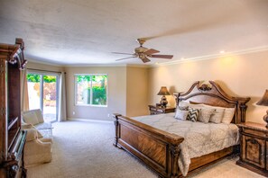 Rumah Standar, 2 kamar tidur | 2 kamar tidur, seprai premium, meja kerja, dan setrika/meja setrika