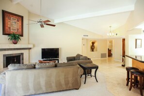 Standard House, 2 Bedrooms | Living room | Flat-screen TV, fireplace