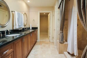 Casa standard, 2 quartos | Banheiro | Chuveiro, produtos de toalete grátis