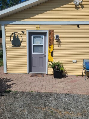 Reception - The Pinewood - Adult Getaway by the Lake (Lambton Shores)