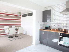3 chambres, fer et planche à repasser, Wi-Fi gratuit, draps fournis