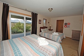 4 bedrooms, bed sheets