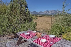 Casa, 4 habitaciones | Restaurante al aire libre