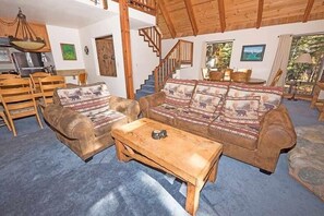 Cabin, 3 Bedrooms | Living area