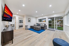 House, 3 Bedrooms | Living area | Fireplace, DVD player - 1928 Marconi  Way 3 Bedroom Home (South Lake Tahoe)