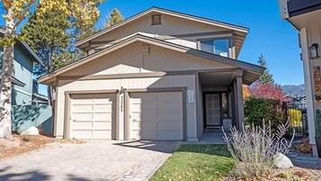 House, 4 Bedrooms | Exterior