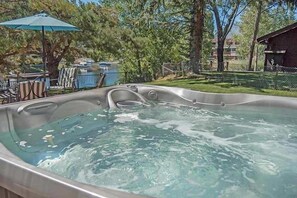 House, 4 Bedrooms | Outdoor spa tub - 2130 Monterey Drive 4 Bedroom Home by RedAwning (South Lake Tahoe)