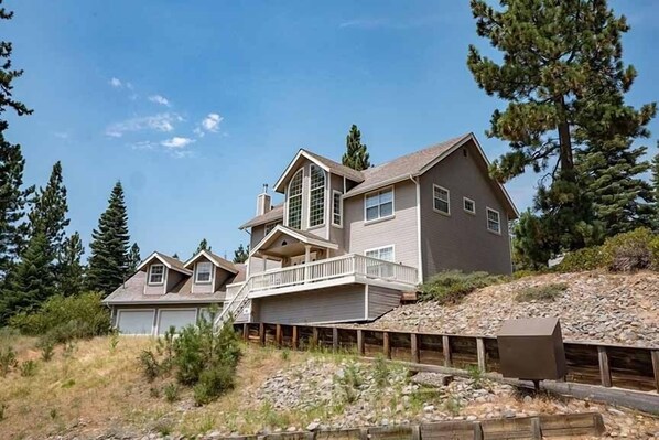 House, 4 Bedrooms | Exterior