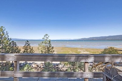 3195 Pasadena Avenue 6 Bedroom Home by RedAwning