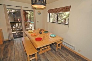 Casa, 3 habitaciones | Restaurantes
