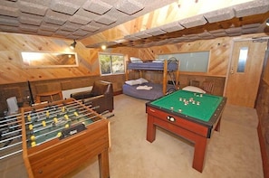 House, 3 Bedrooms | Games room
