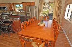 House, 3 Bedrooms | Dining