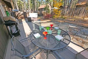 BBQ/picnic Area - 3542 Bobby Grey Circle 3 Bedroom Cabin by RedAwning (South Lake Tahoe)