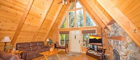 Cabin, 3 Bedrooms | Interior
