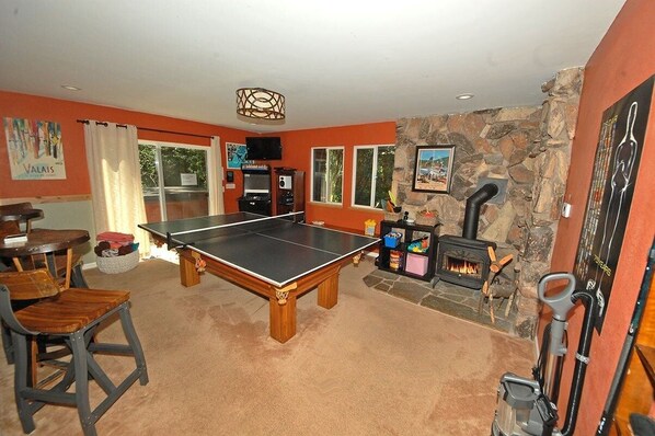 House, 4 Bedrooms | Game room