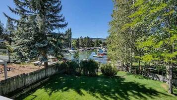 House, 3 Bedrooms | Property grounds