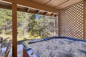 Terrace/patio - 917 Tahoe Keys Blvd by RedAwning (South Lake Tahoe)