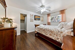 5 bedrooms, free WiFi, bed sheets