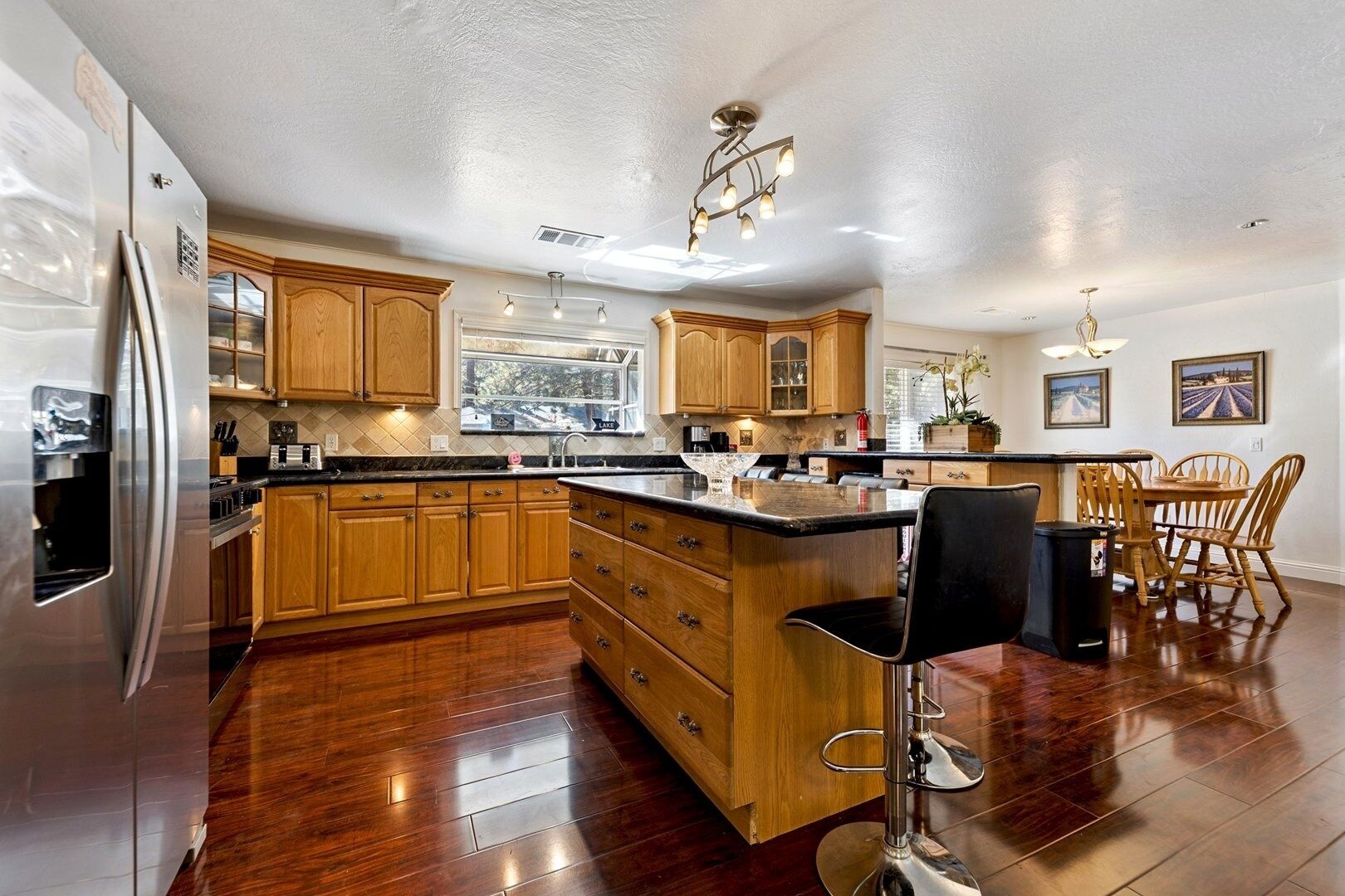House, 5 Bedrooms | Private kitchen