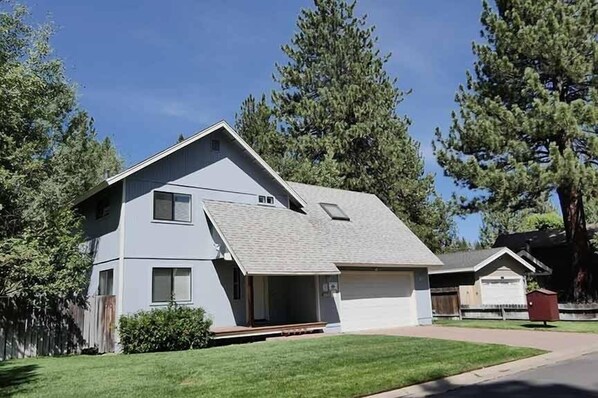 House, 4 Bedrooms | Exterior