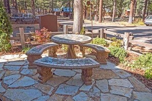 House, 3 Bedrooms | Outdoor dining